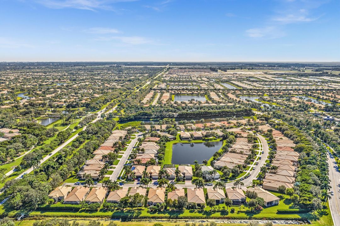 На продажу: $695,000 (3 спален, 2 ванн, 2210 Квадратных фут)