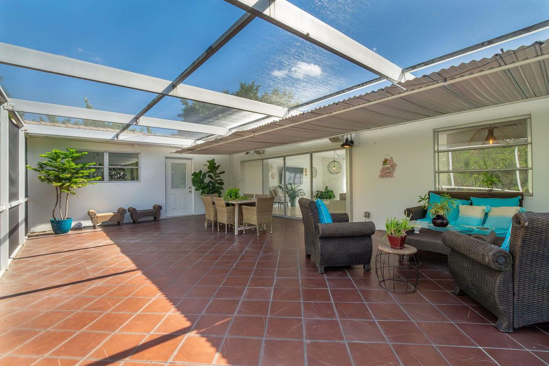 出租: $3,500 (2 贝兹, 2 浴室, 1212 平方英尺)