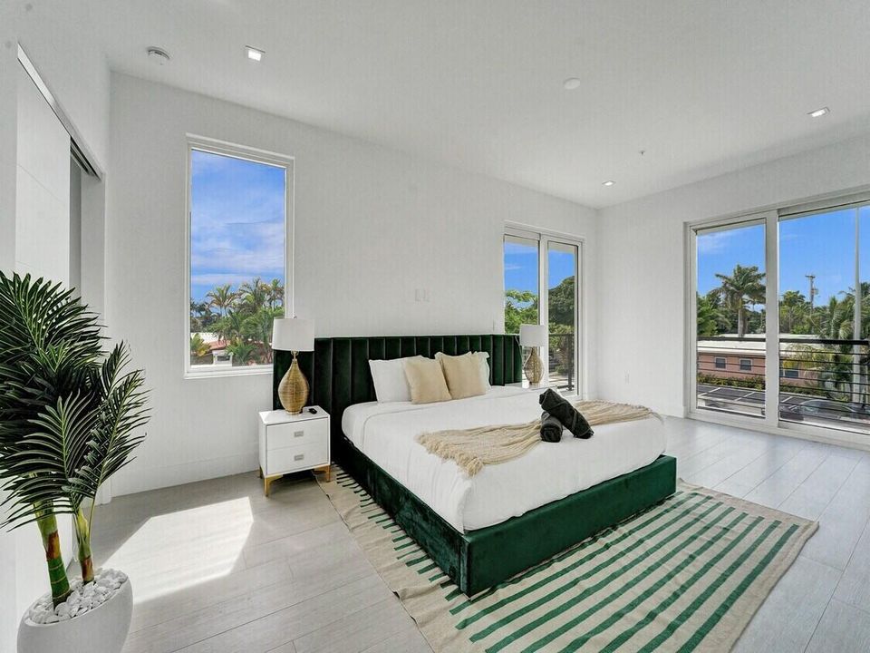 На продажу: $1,750,000 (5 спален, 3 ванн, 3186 Квадратных фут)