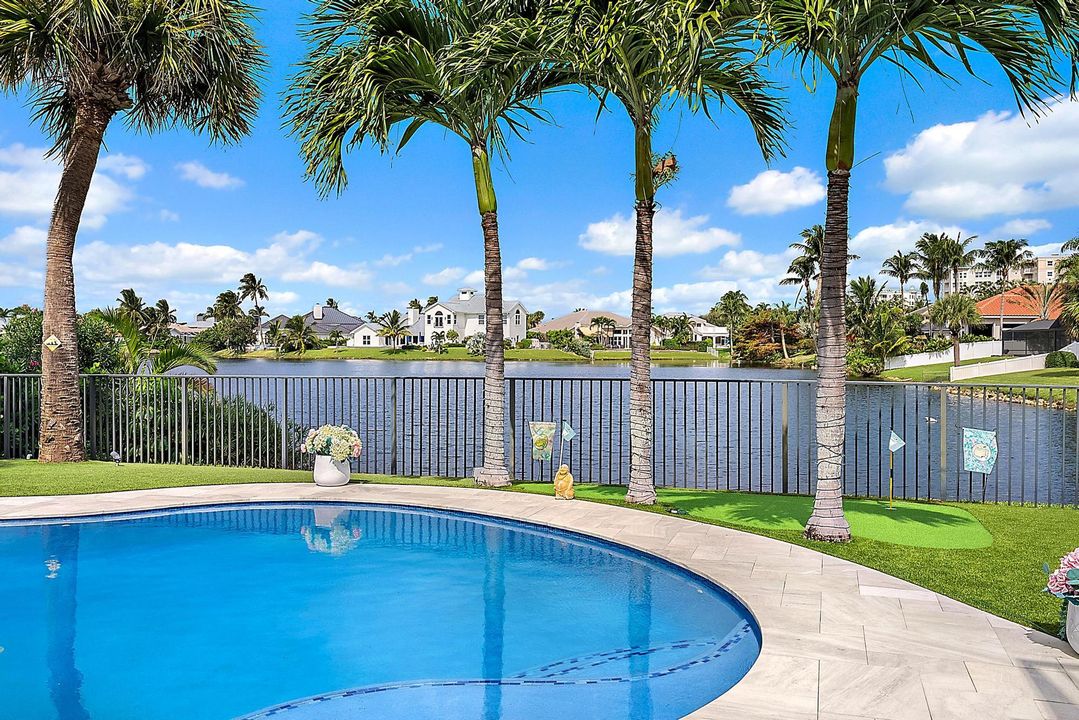 合同活跃: $15,000 (3 贝兹, 3 浴室, 2837 平方英尺)