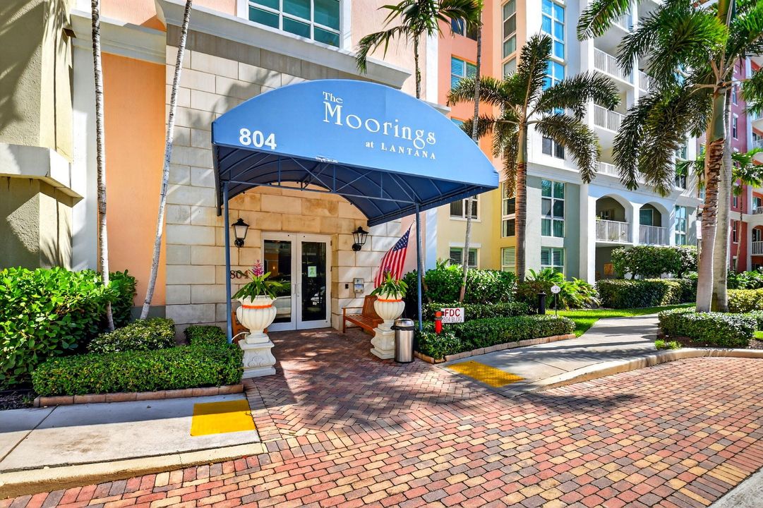 Recently Sold: $325,000 (2 beds, 2 baths, 1265 Square Feet)