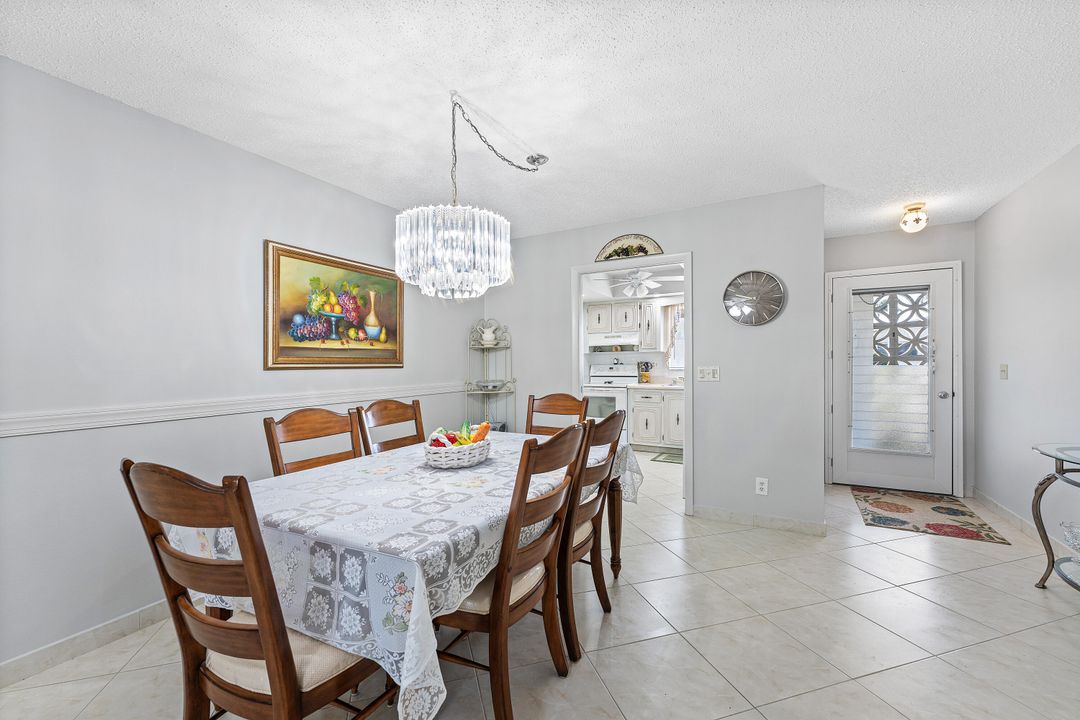 Active With Contract: $145,000 (2 beds, 2 baths, 910 Square Feet)