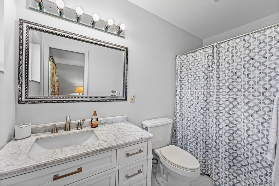 Active With Contract: $145,000 (2 beds, 2 baths, 910 Square Feet)