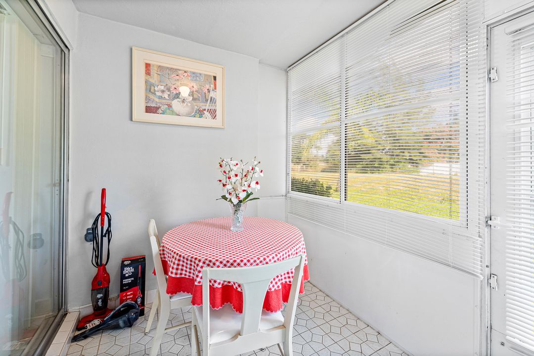 Active With Contract: $145,000 (2 beds, 2 baths, 910 Square Feet)