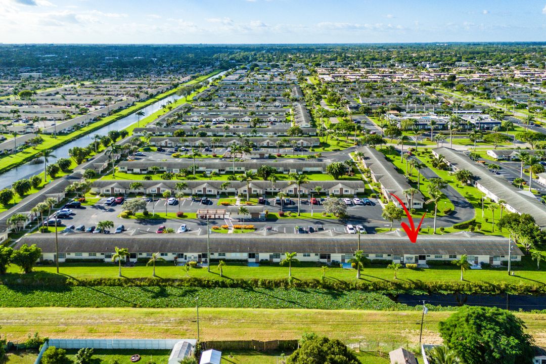 Active With Contract: $145,000 (2 beds, 2 baths, 910 Square Feet)