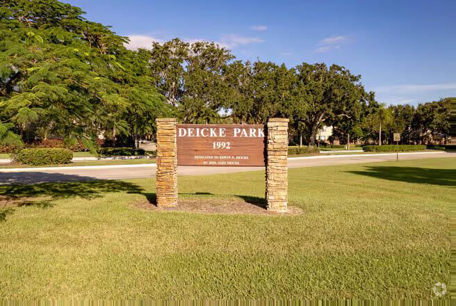 Active With Contract: $675,000 (4 beds, 2 baths, 2060 Square Feet)