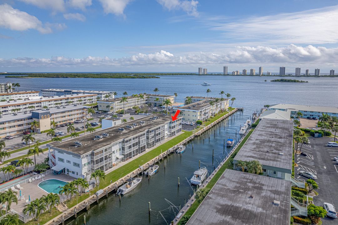 На продажу: $261,900 (2 спален, 1 ванн, 880 Квадратных фут)