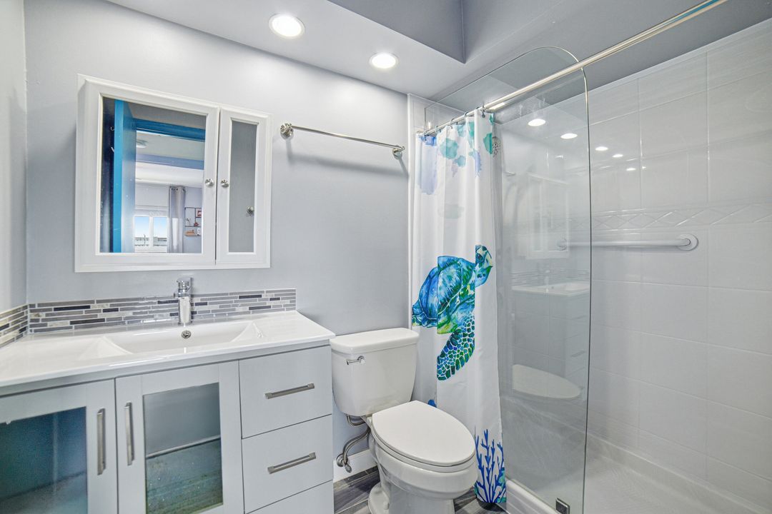 На продажу: $261,900 (2 спален, 1 ванн, 880 Квадратных фут)