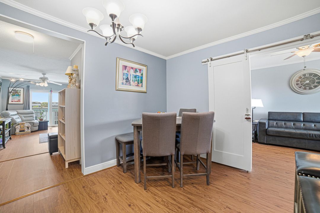 На продажу: $261,900 (2 спален, 1 ванн, 880 Квадратных фут)