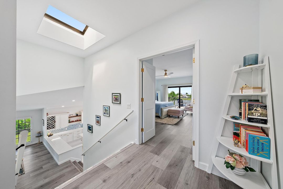 合同活跃: $15,000 (3 贝兹, 3 浴室, 2837 平方英尺)