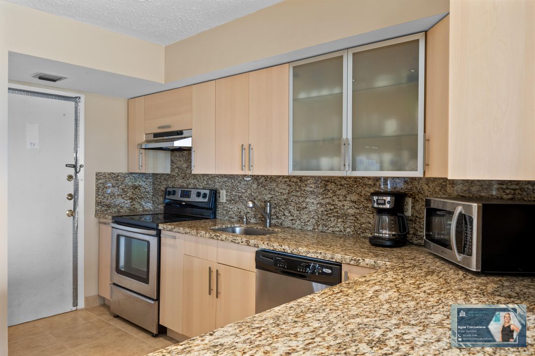 待售: $250,000 (1 贝兹, 1 浴室, 850 平方英尺)