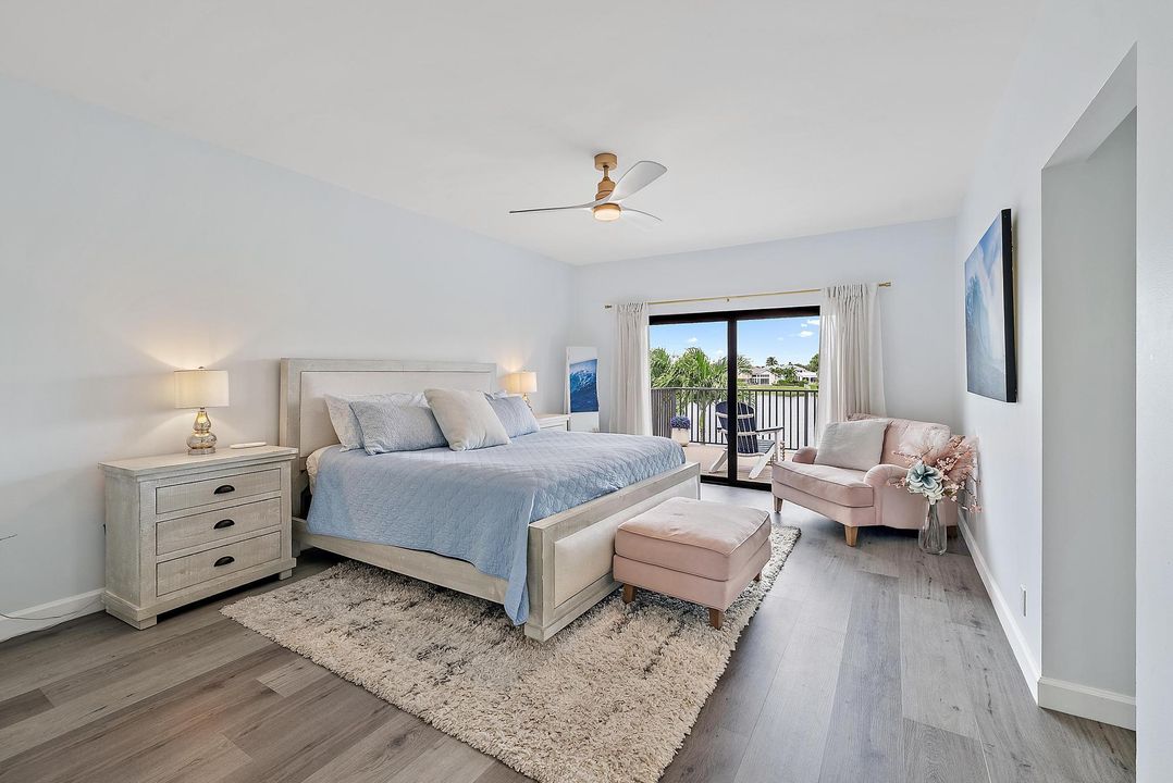 合同活跃: $15,000 (3 贝兹, 3 浴室, 2837 平方英尺)