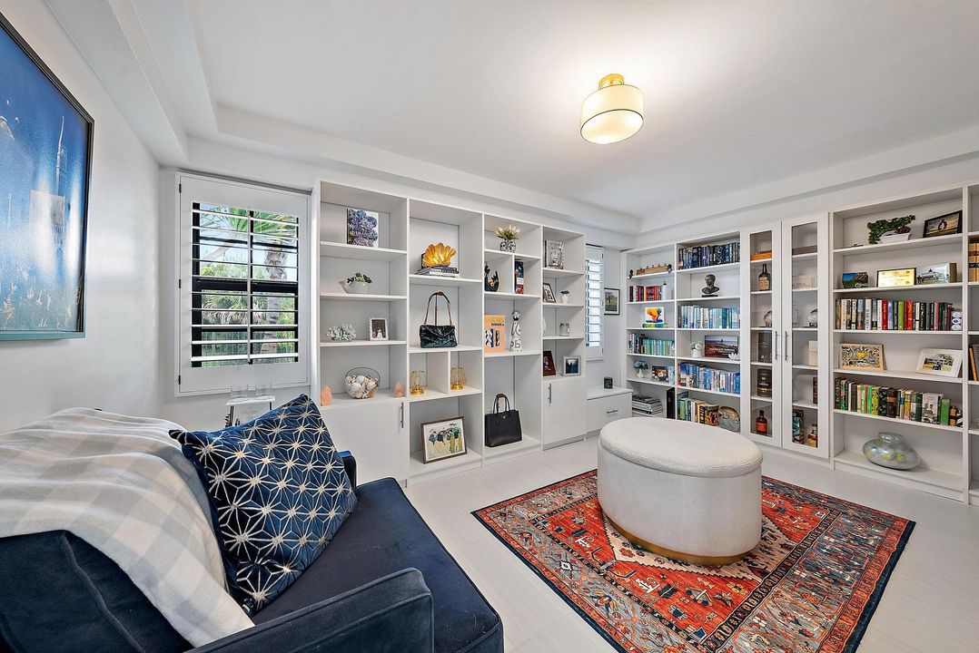 合同活跃: $15,000 (3 贝兹, 3 浴室, 2837 平方英尺)