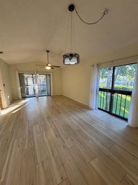 Active With Contract: $2,400 (2 beds, 2 baths, 1200 Square Feet)