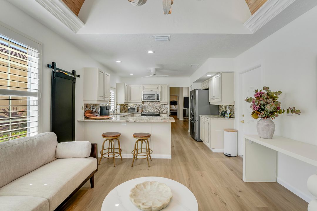 出租: $8,500 (3 贝兹, 2 浴室, 1830 平方英尺)