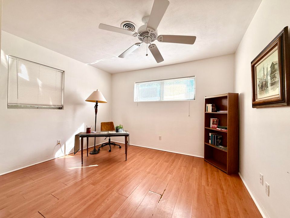 For Sale: $299,000 (3 beds, 2 baths, 1268 Square Feet)