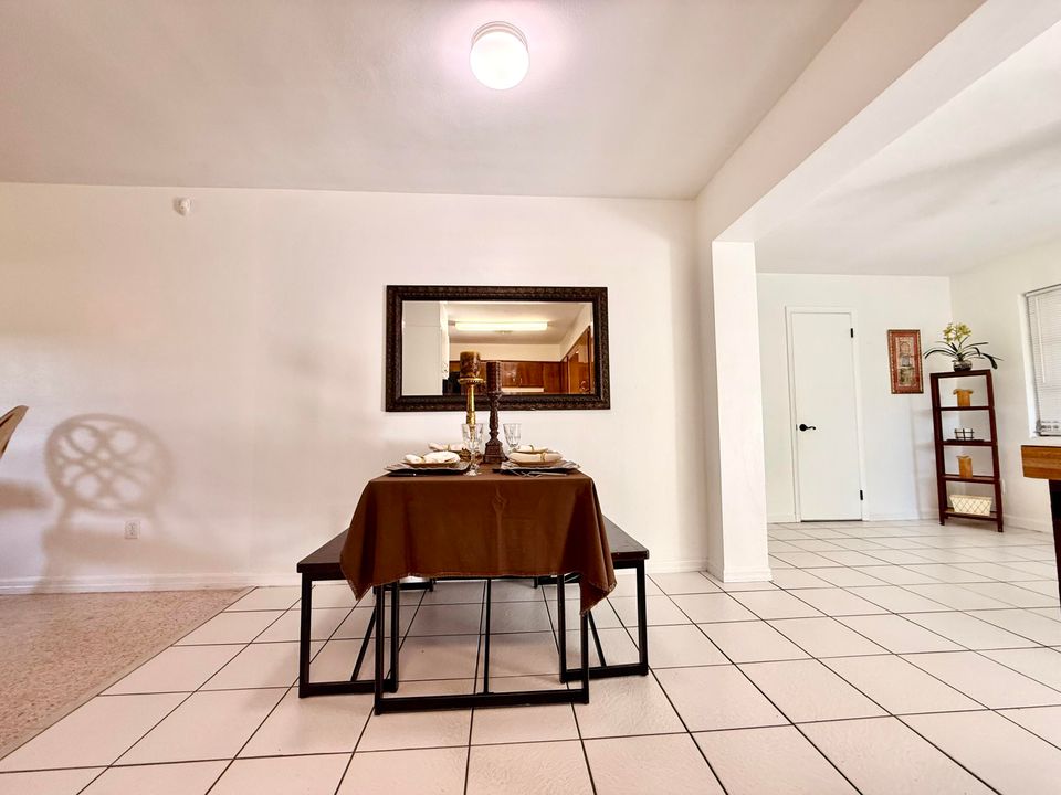 For Sale: $299,000 (3 beds, 2 baths, 1268 Square Feet)