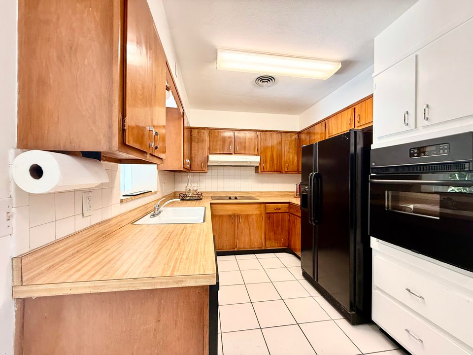 For Sale: $299,000 (3 beds, 2 baths, 1268 Square Feet)