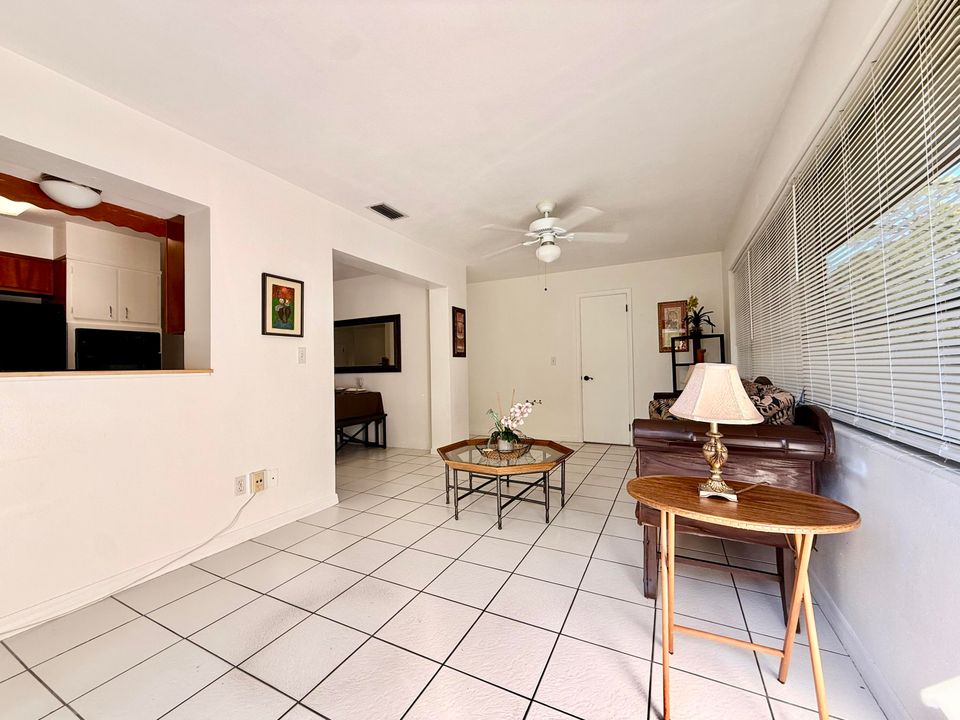 For Sale: $299,000 (3 beds, 2 baths, 1268 Square Feet)