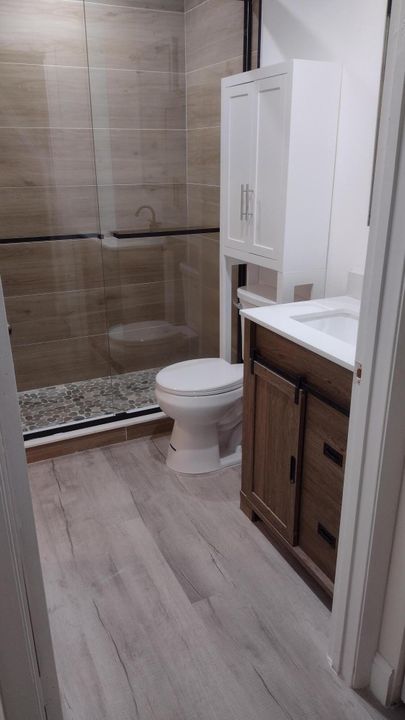 合同活跃: $1,800 (1 贝兹, 1 浴室, 576 平方英尺)