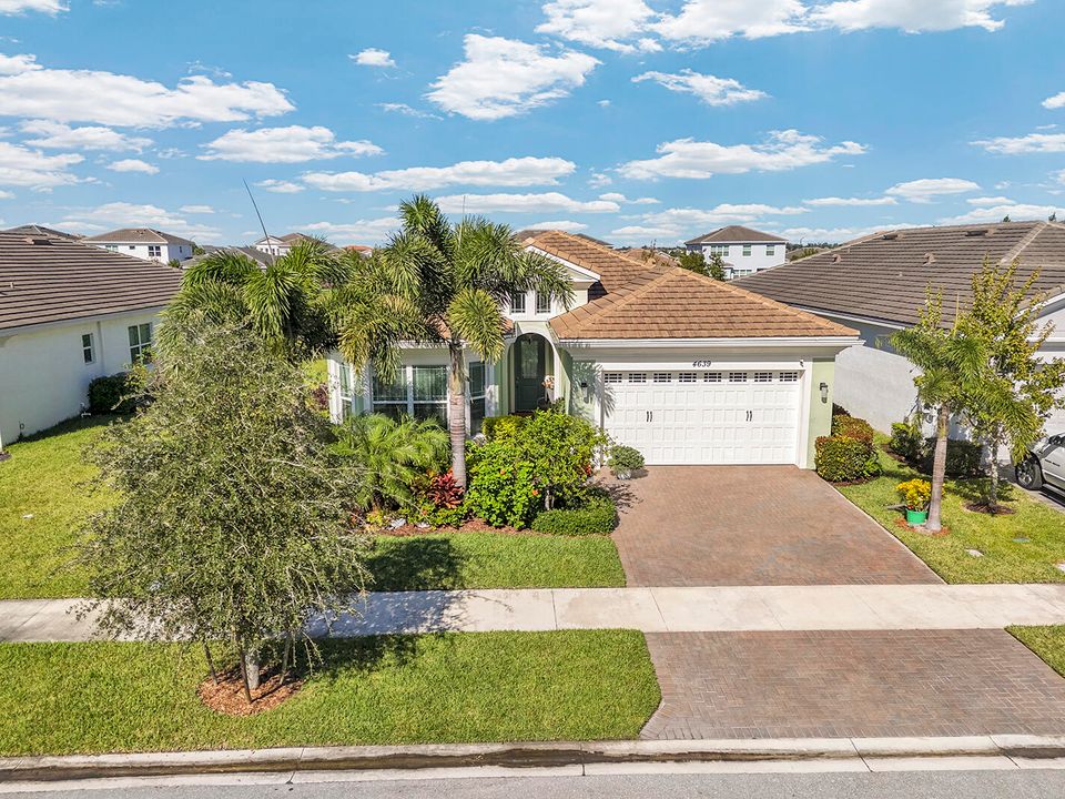 For Sale: $614,990 (3 beds, 2 baths, 2280 Square Feet)