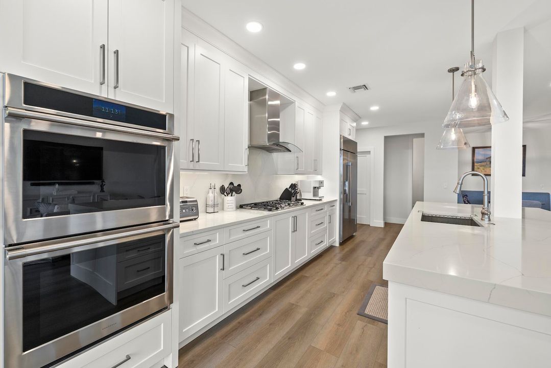 En Venta: $3,699,000 (3 camas, 2 baños, 2466 Pies cuadrados)