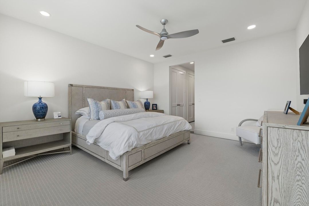 En Venta: $3,699,000 (3 camas, 2 baños, 2466 Pies cuadrados)