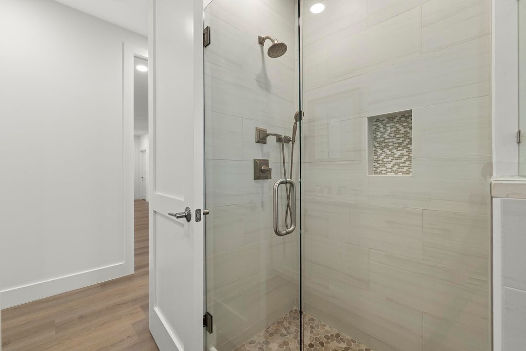 En Venta: $3,699,000 (3 camas, 2 baños, 2466 Pies cuadrados)