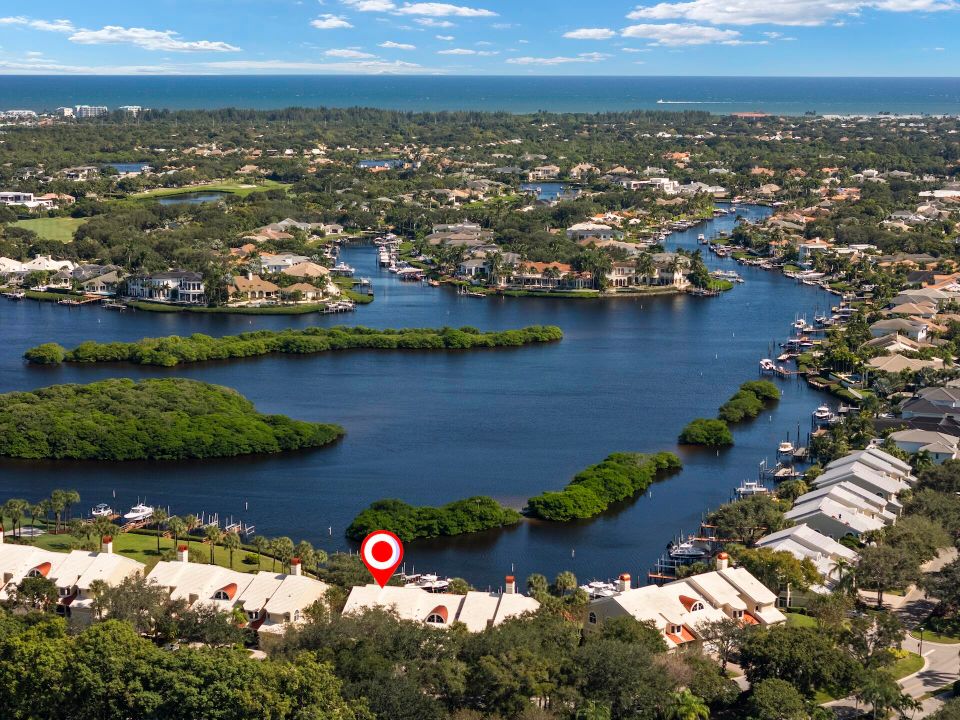 En Venta: $3,699,000 (3 camas, 2 baños, 2466 Pies cuadrados)