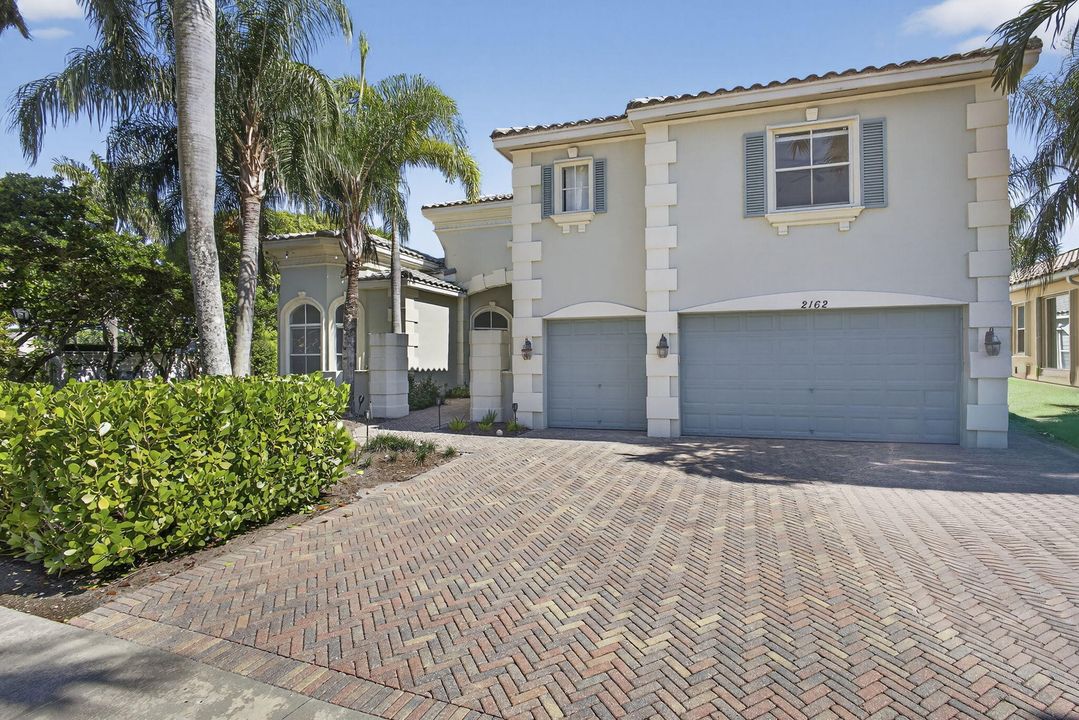 На продажу: $1,325,000 (6 спален, 5 ванн, 4112 Квадратных фут)