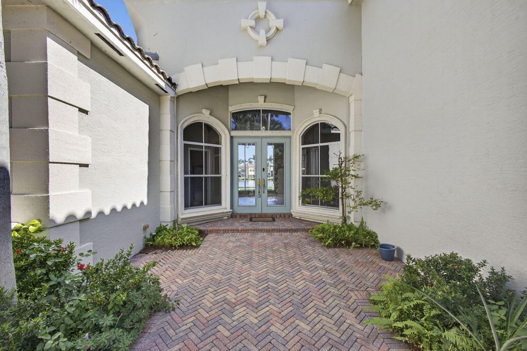 На продажу: $1,325,000 (6 спален, 5 ванн, 4112 Квадратных фут)