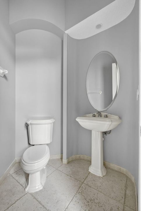 На продажу: $1,325,000 (6 спален, 5 ванн, 4112 Квадратных фут)