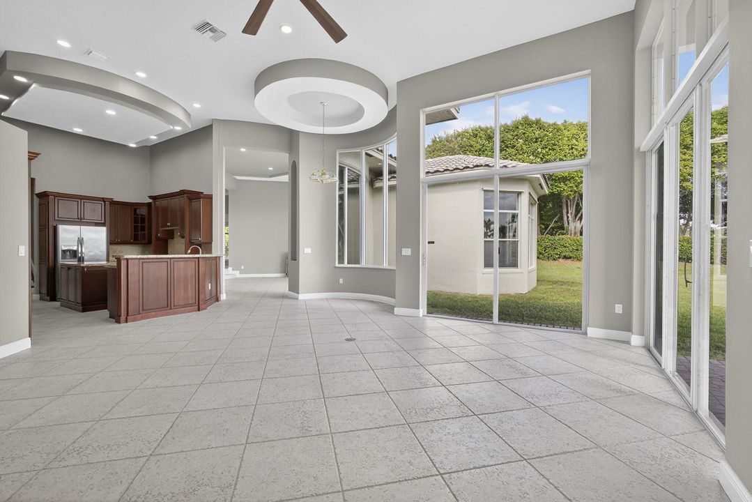 На продажу: $1,325,000 (6 спален, 5 ванн, 4112 Квадратных фут)