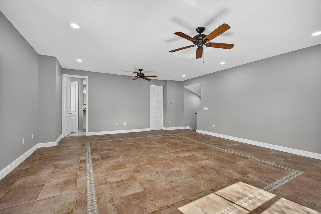 На продажу: $1,325,000 (6 спален, 5 ванн, 4112 Квадратных фут)