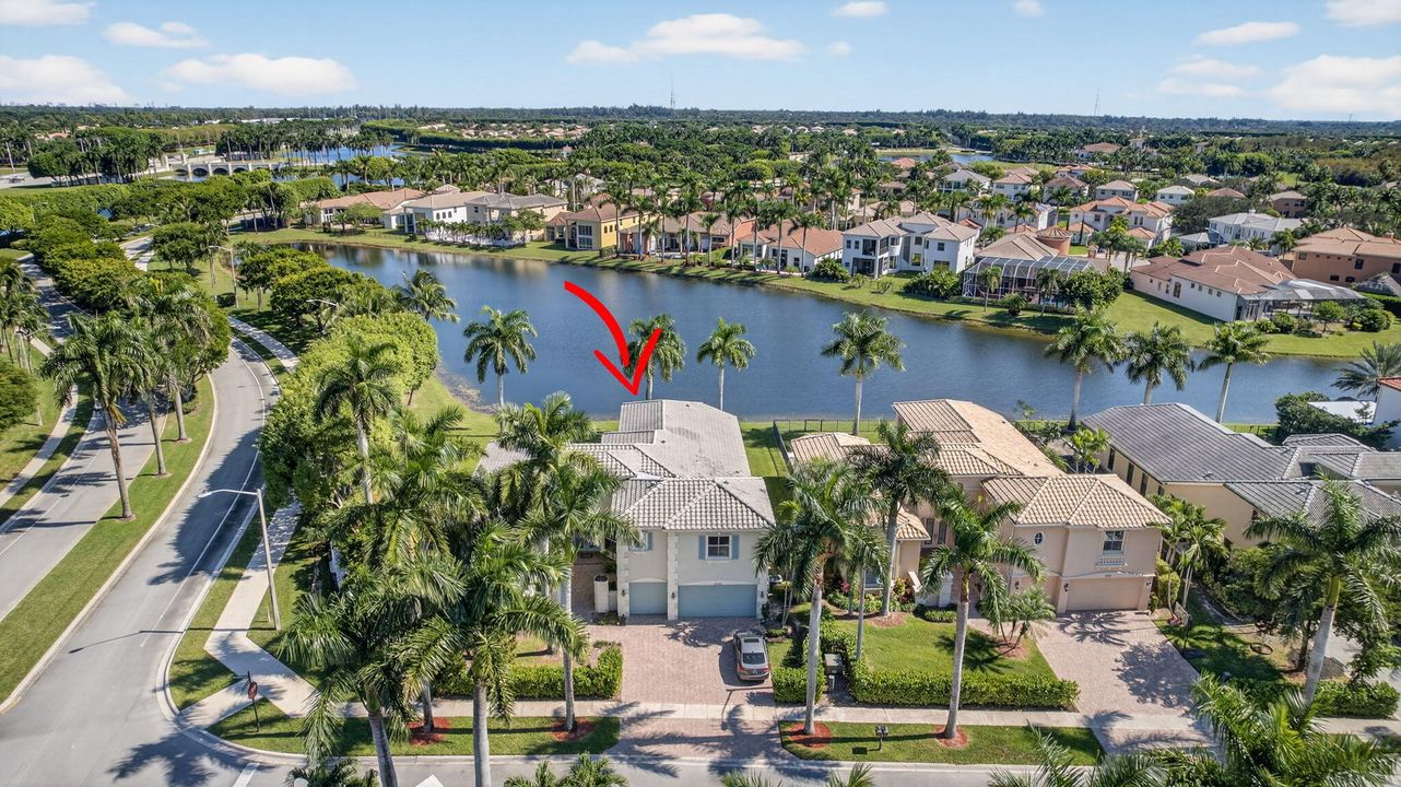 На продажу: $1,325,000 (6 спален, 5 ванн, 4112 Квадратных фут)