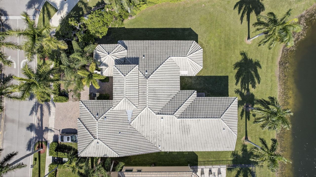 На продажу: $1,325,000 (6 спален, 5 ванн, 4112 Квадратных фут)