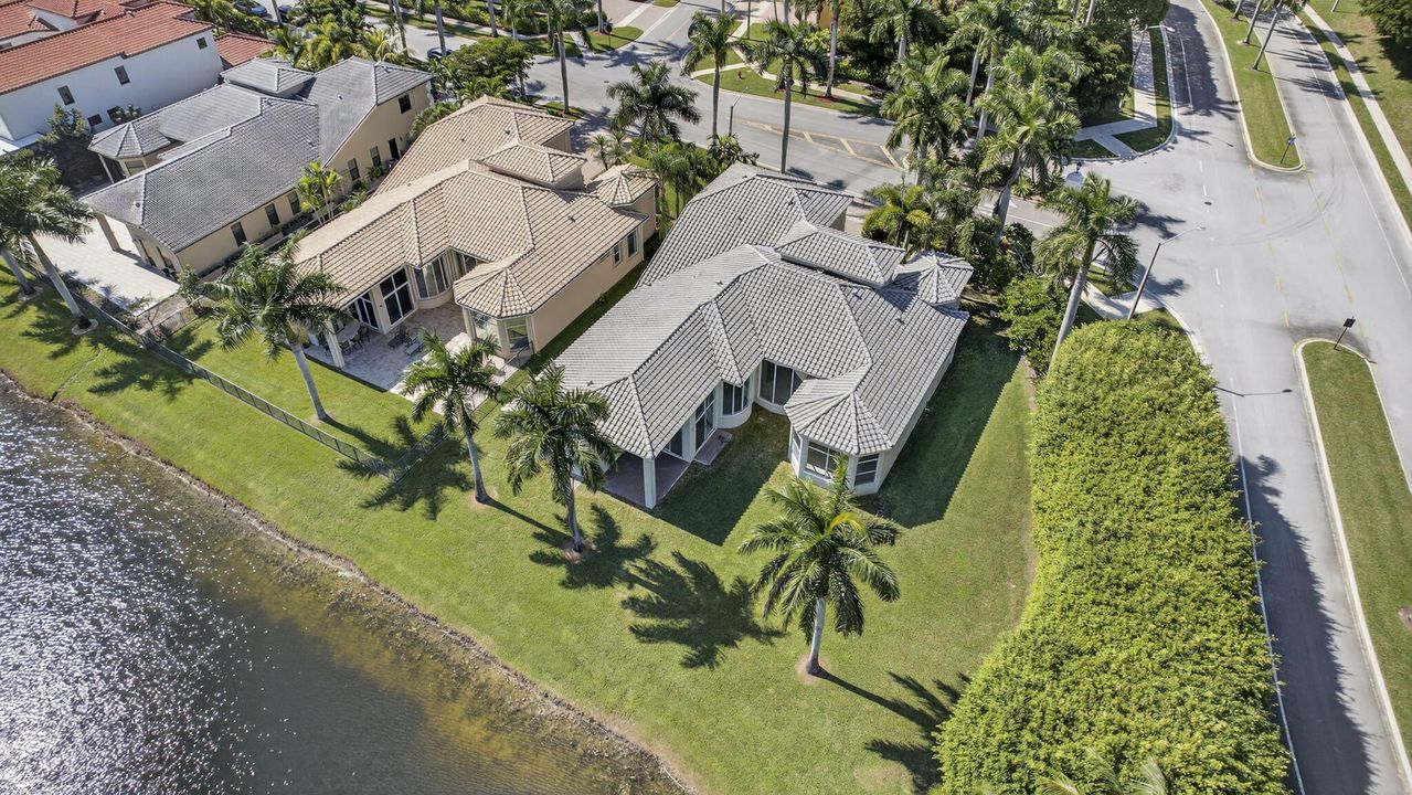 На продажу: $1,325,000 (6 спален, 5 ванн, 4112 Квадратных фут)