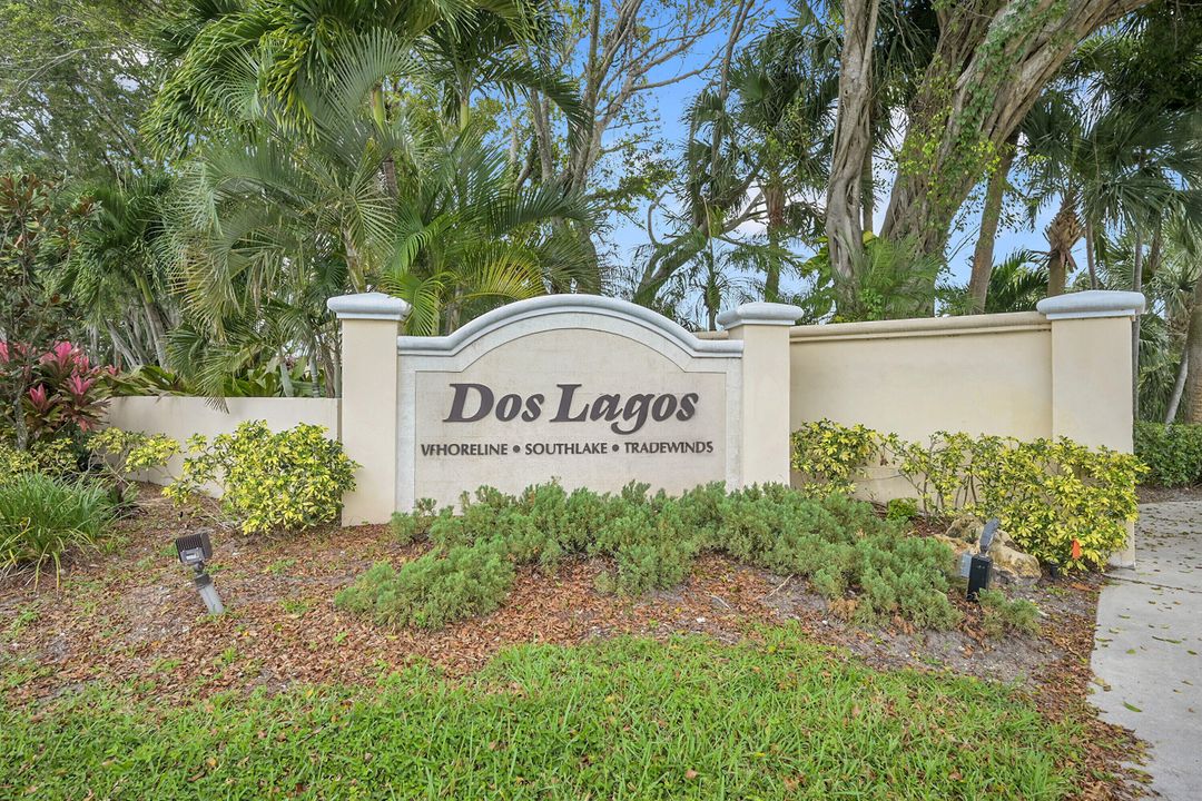 Active With Contract: $245,000 (2 beds, 2 baths, 998 Square Feet)