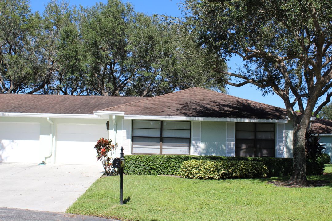 Active With Contract: $2,300 (2 beds, 2 baths, 1404 Square Feet)