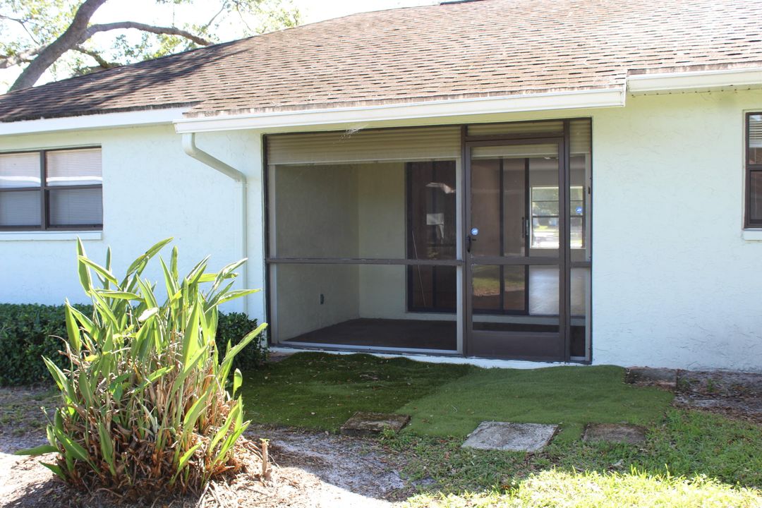 Active With Contract: $2,300 (2 beds, 2 baths, 1404 Square Feet)