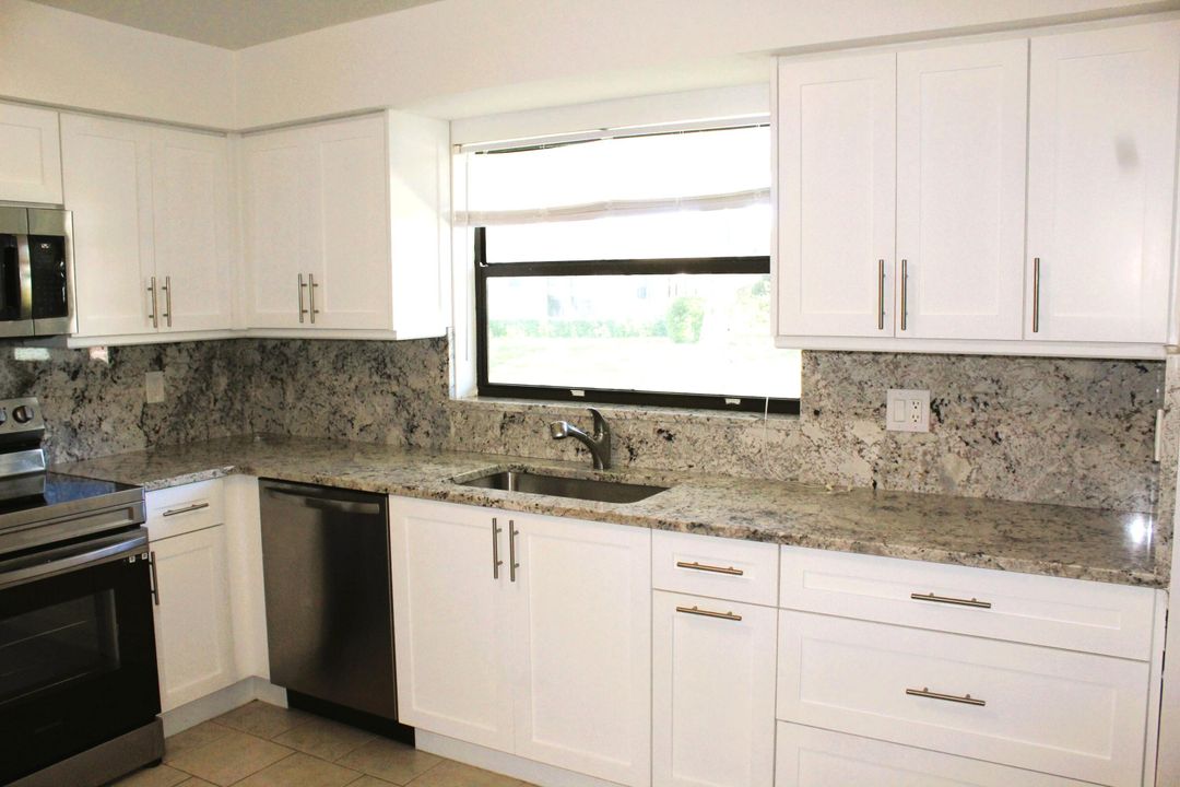 Active With Contract: $2,300 (2 beds, 2 baths, 1404 Square Feet)