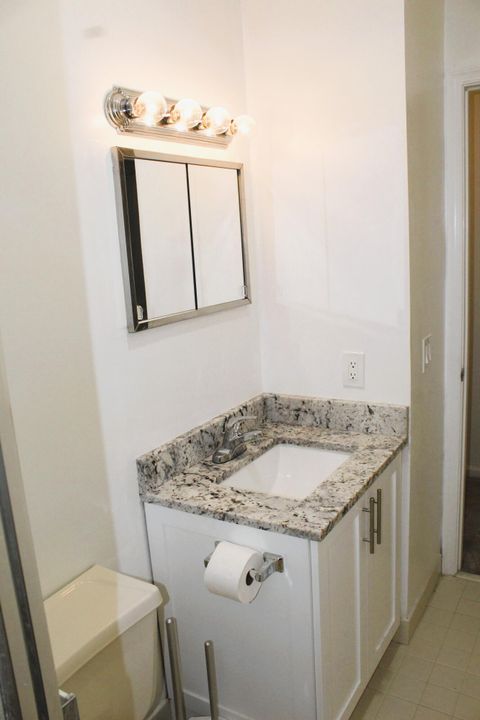 Active With Contract: $2,300 (2 beds, 2 baths, 1404 Square Feet)