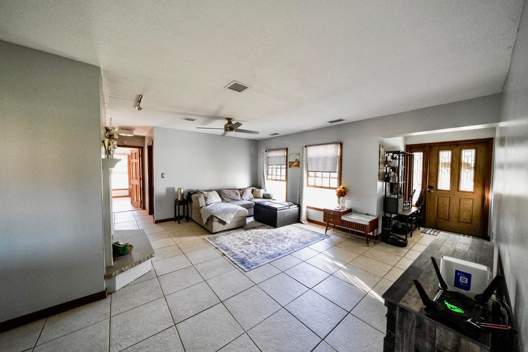 Active With Contract: $379,900 (3 beds, 2 baths, 1597 Square Feet)