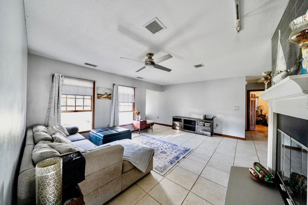 Active With Contract: $379,900 (3 beds, 2 baths, 1597 Square Feet)