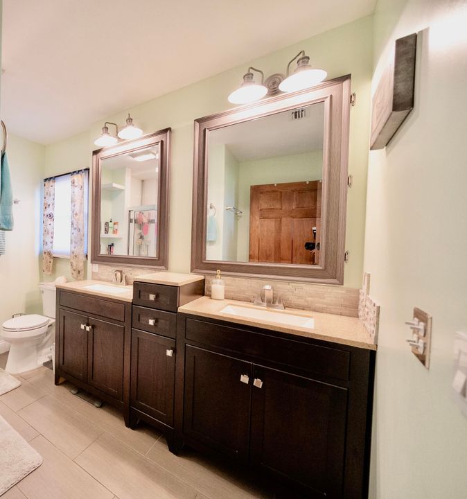 Active With Contract: $379,900 (3 beds, 2 baths, 1597 Square Feet)