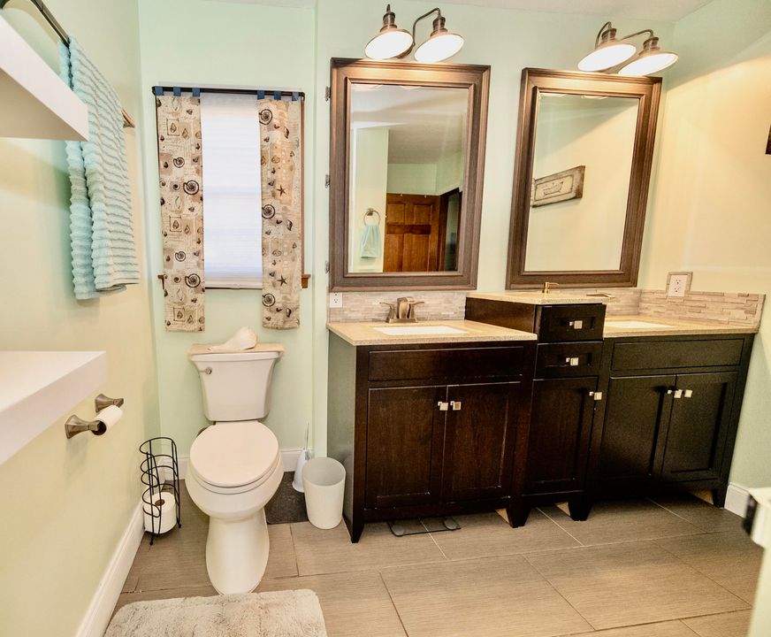 Active With Contract: $379,900 (3 beds, 2 baths, 1597 Square Feet)