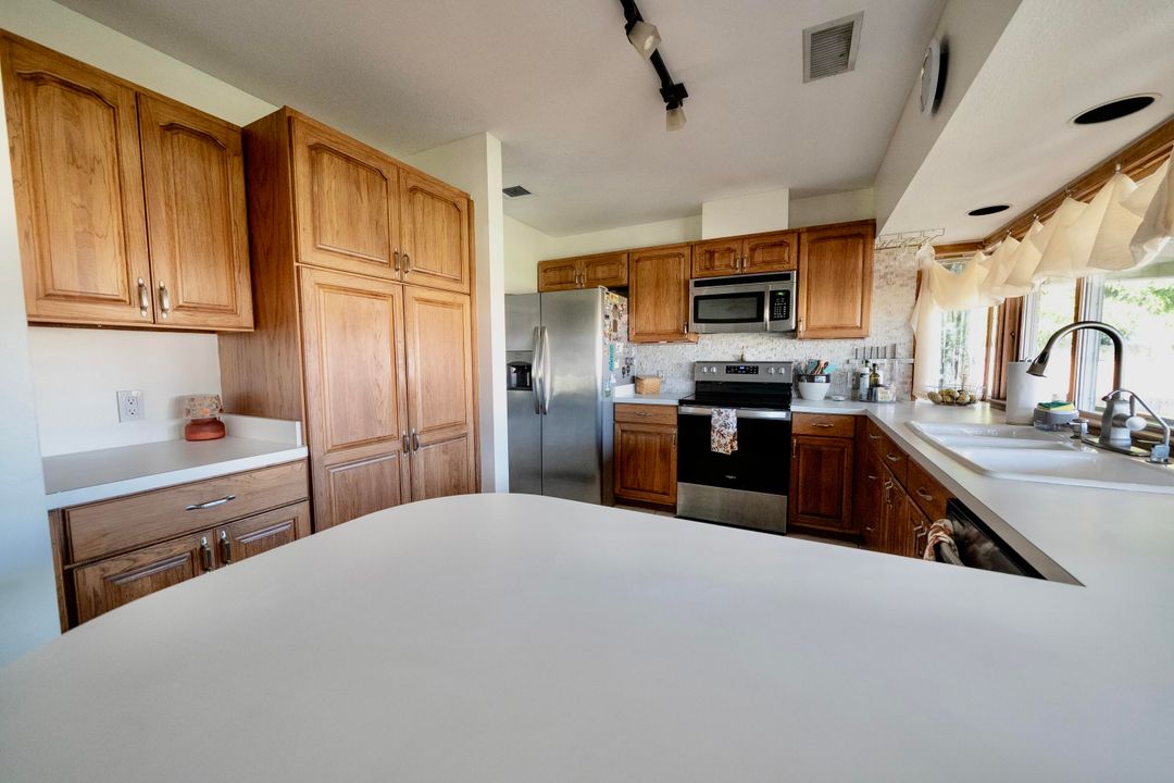 Active With Contract: $379,900 (3 beds, 2 baths, 1597 Square Feet)