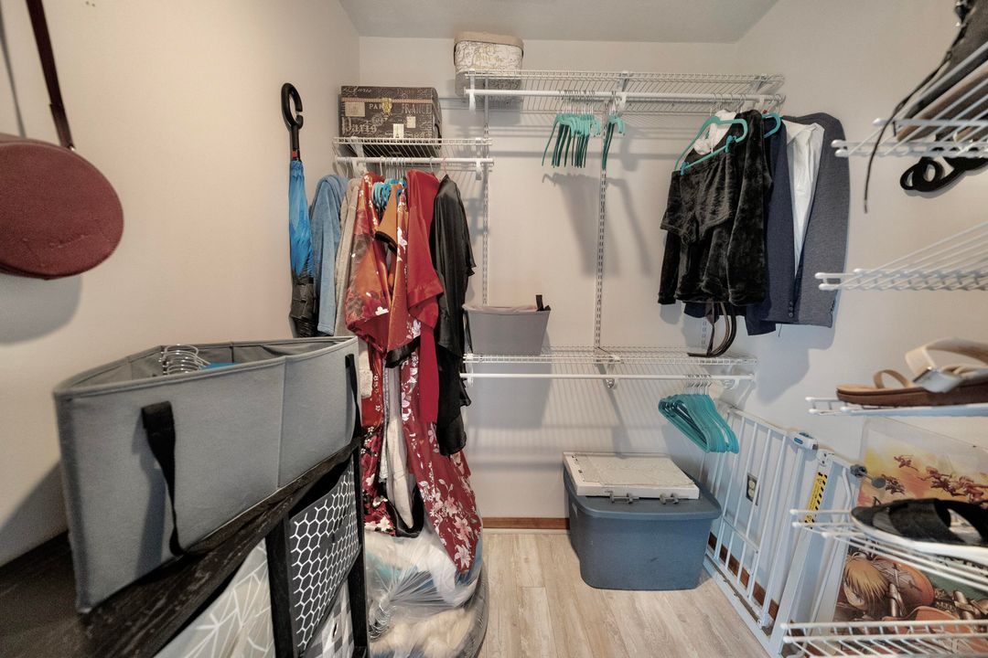 Active With Contract: $379,900 (3 beds, 2 baths, 1597 Square Feet)