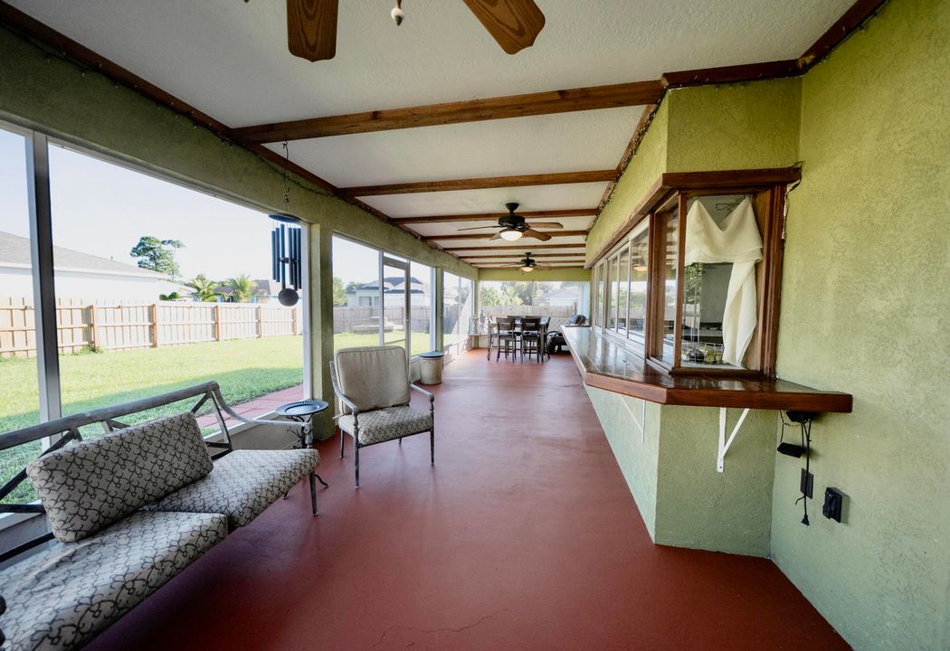 Active With Contract: $379,900 (3 beds, 2 baths, 1597 Square Feet)