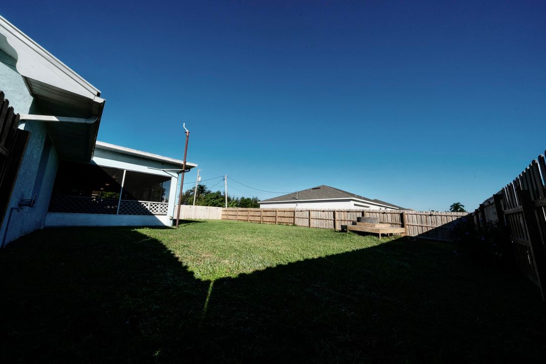 Active With Contract: $379,900 (3 beds, 2 baths, 1597 Square Feet)